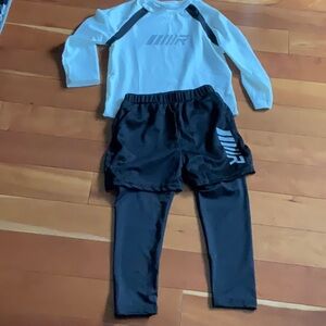 Kids four years two piece outfit brand new never worn